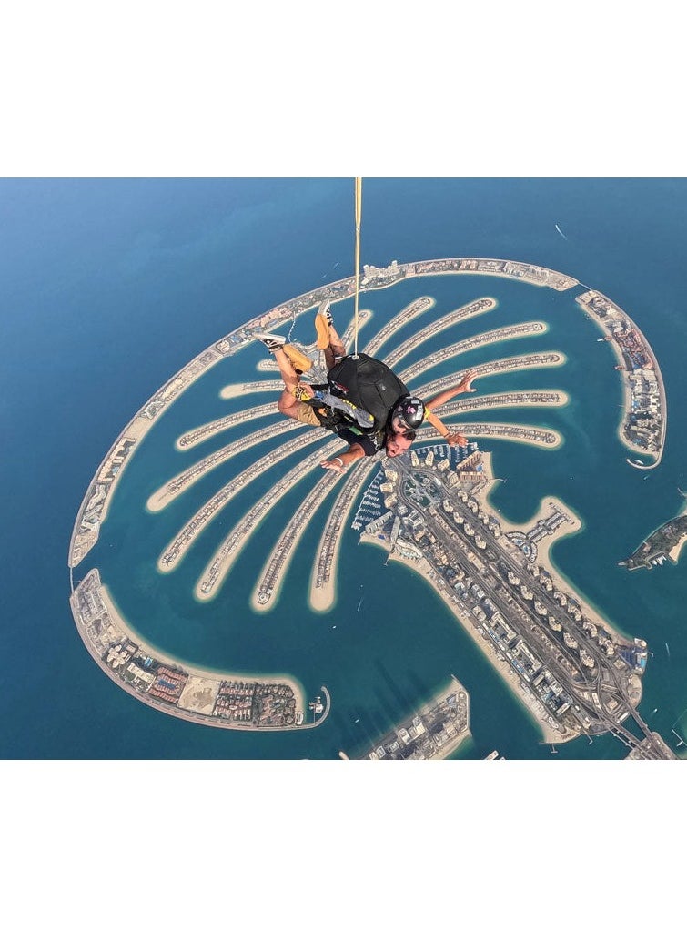 Wondergifts - Tandem Skydive Over Stunning Desert Drop Zone Experience Gift with Free Spa Voucher - Image 1