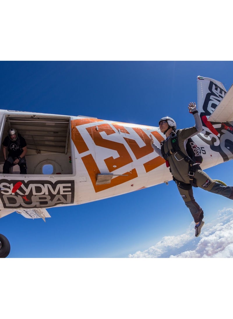 Wondergifts - Tandem Skydive Over Stunning Desert Drop Zone Experience Gift with Free Spa Voucher - Image 1