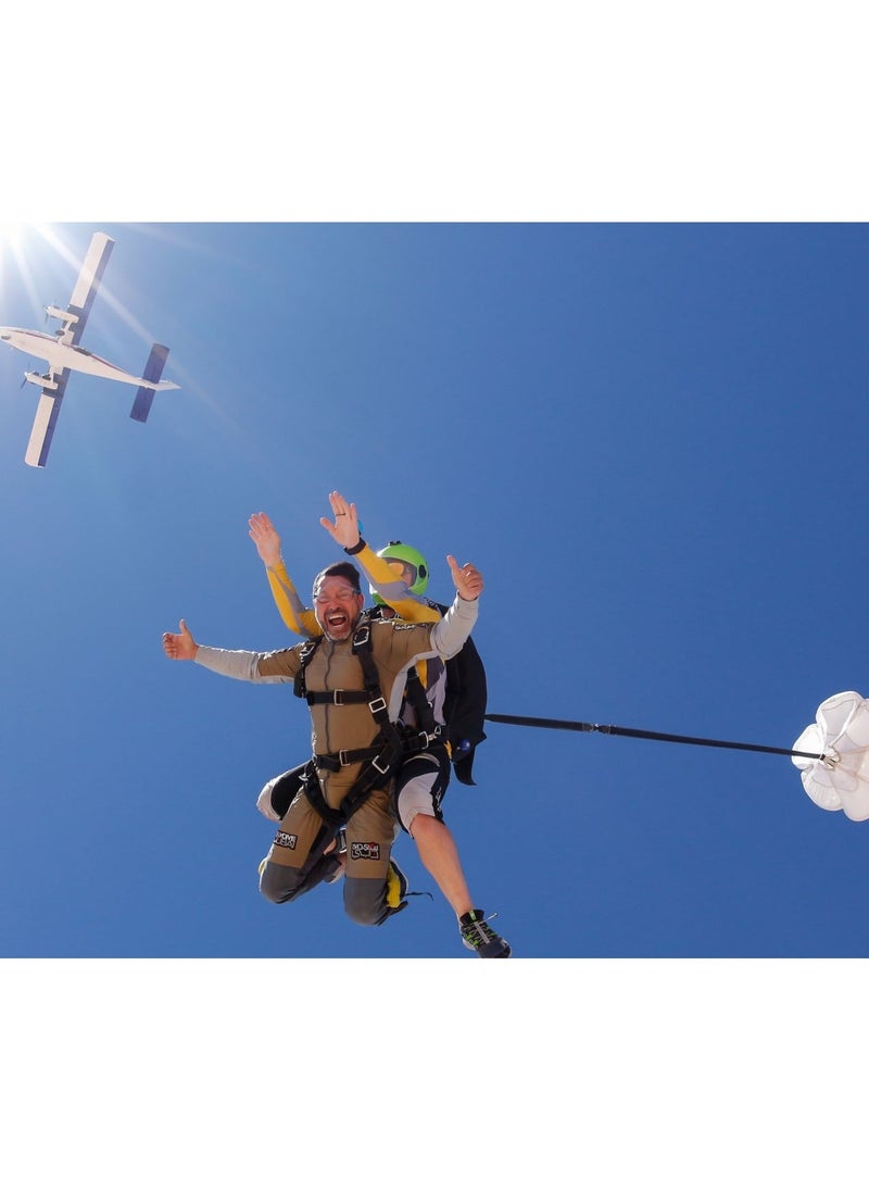 Wondergifts - Tandem Skydive Over Stunning Desert Drop Zone Experience Gift with Free Spa Voucher - Image 1