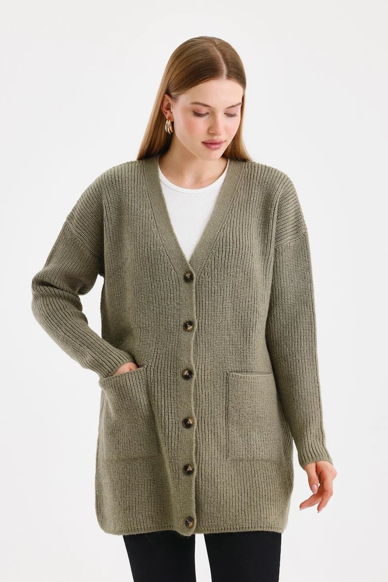 Odelon Women's Buttoned Oversize Pocket Long Khaki Knitted Cardigan