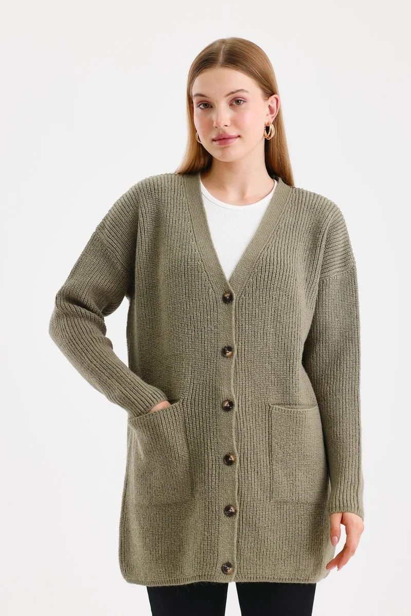 Odelon Women's Buttoned Oversize Pocket Long Khaki Knitted Cardigan