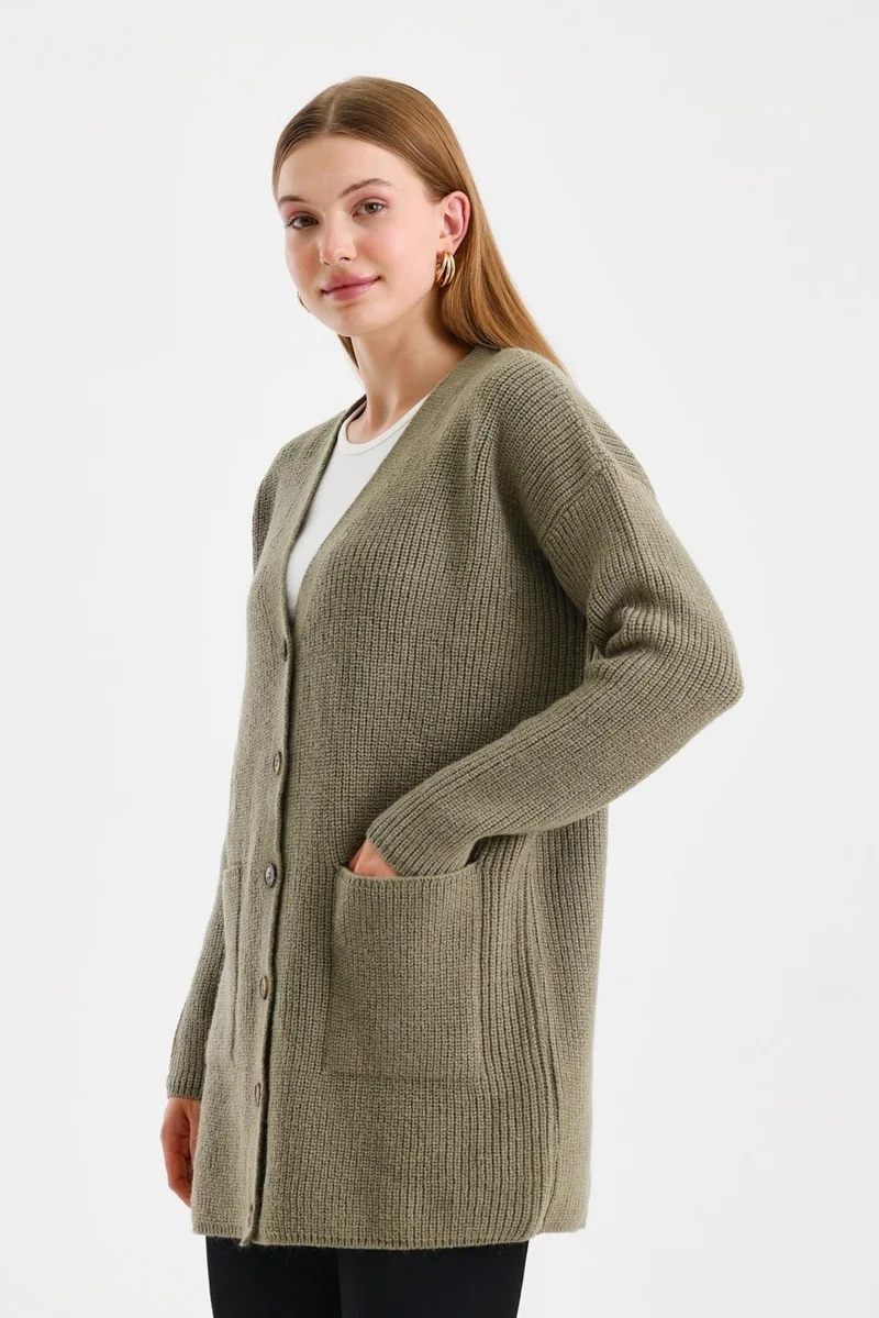 Odelon Women's Buttoned Oversize Pocket Long Khaki Knitted Cardigan