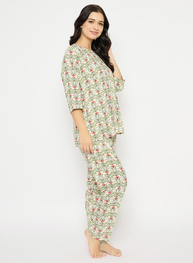 كلوفيا طقم بيجاما وبلوزة برقبة على شكل  بطبعة شاملة من كلوفيا - Image 5