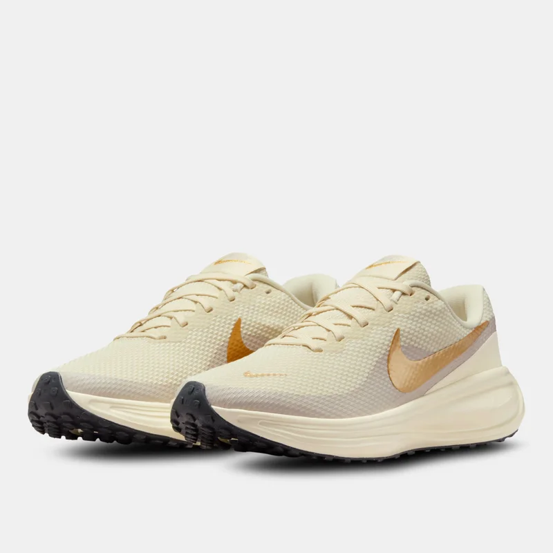 نايكي Women's Revolution 8 Road Running Shoes