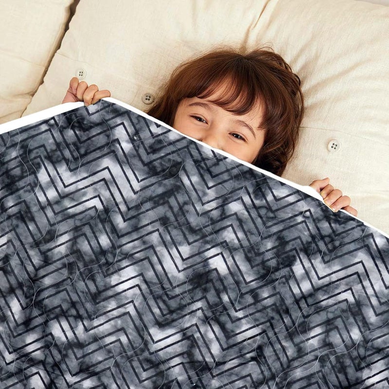 Divine Casa Divine Casa Babies Kids Lightweight 100 Cambric Cotton All Season Reversible Comforter Blanket 120 GSM 04 Years Size 135X100 cm Black and Grey Chevron TC 120 