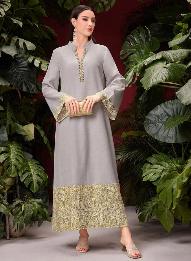 تايك تو جلابية مطرزة بقصة واسعة