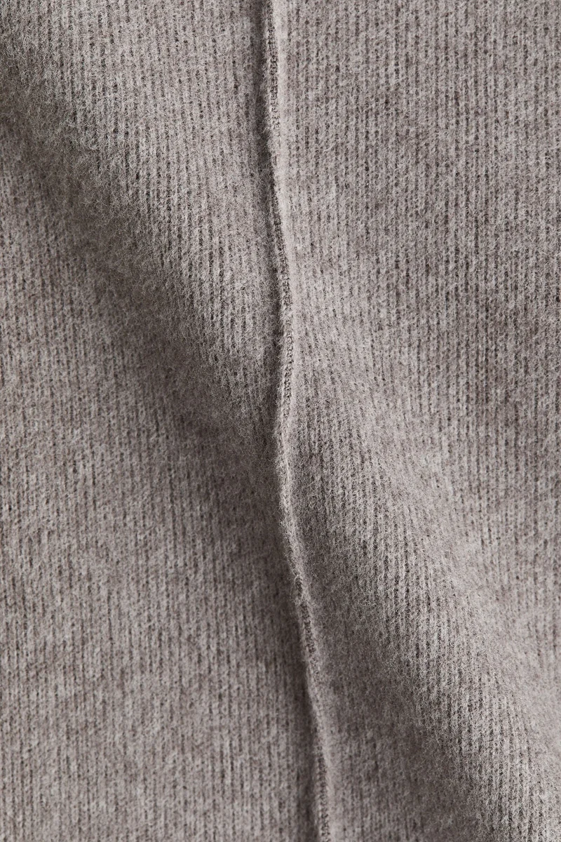 اتش اند ام بنطلون محبوك بملمس ناعم