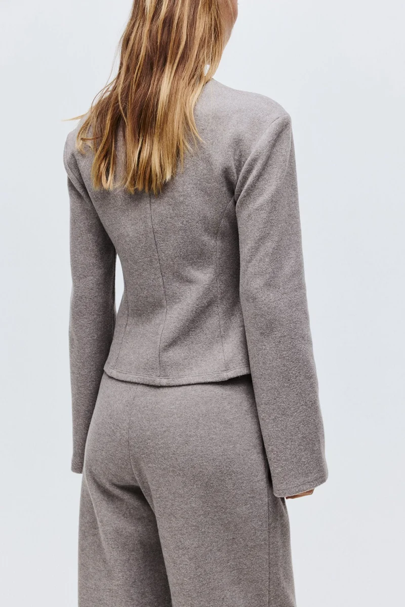 اتش اند ام بنطلون محبوك بملمس ناعم