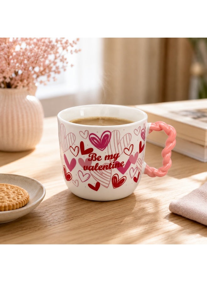 مج بورسلين رومانسي بتصميم قلوب وعبارة Be My Valentine ومقبض مجدول وردي، كوب قهوة وشاي ونسكافيه للمشروبات الساخنة والباردة، أبيض ووردي - Image 3