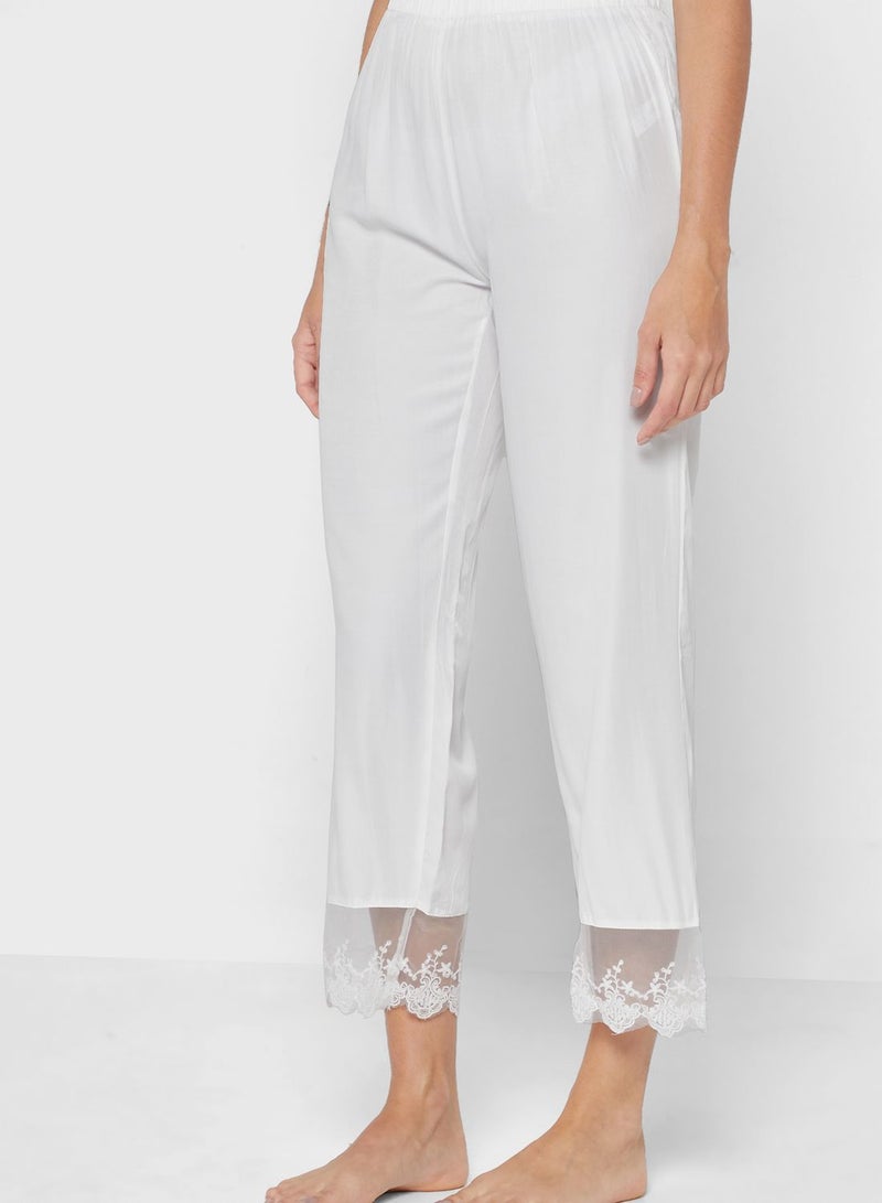 خزانة طقم بيجاما بحواف دانتيل - Image 4