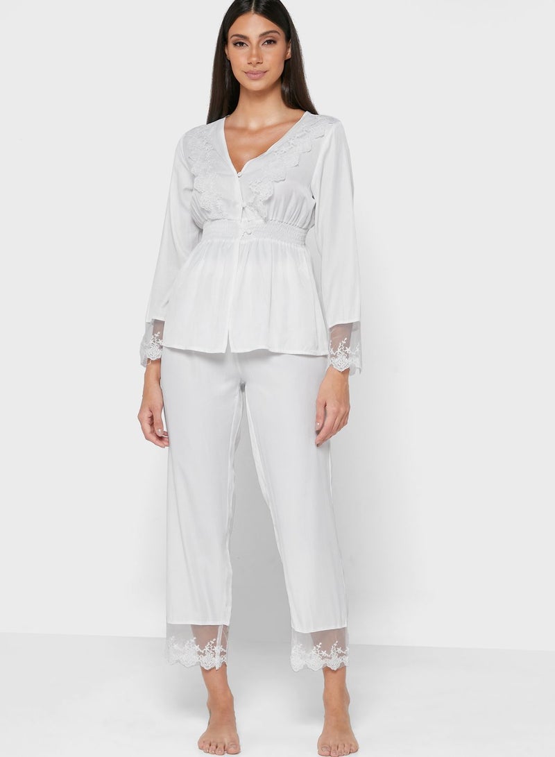 خزانة طقم بيجاما بحواف دانتيل - Image 5