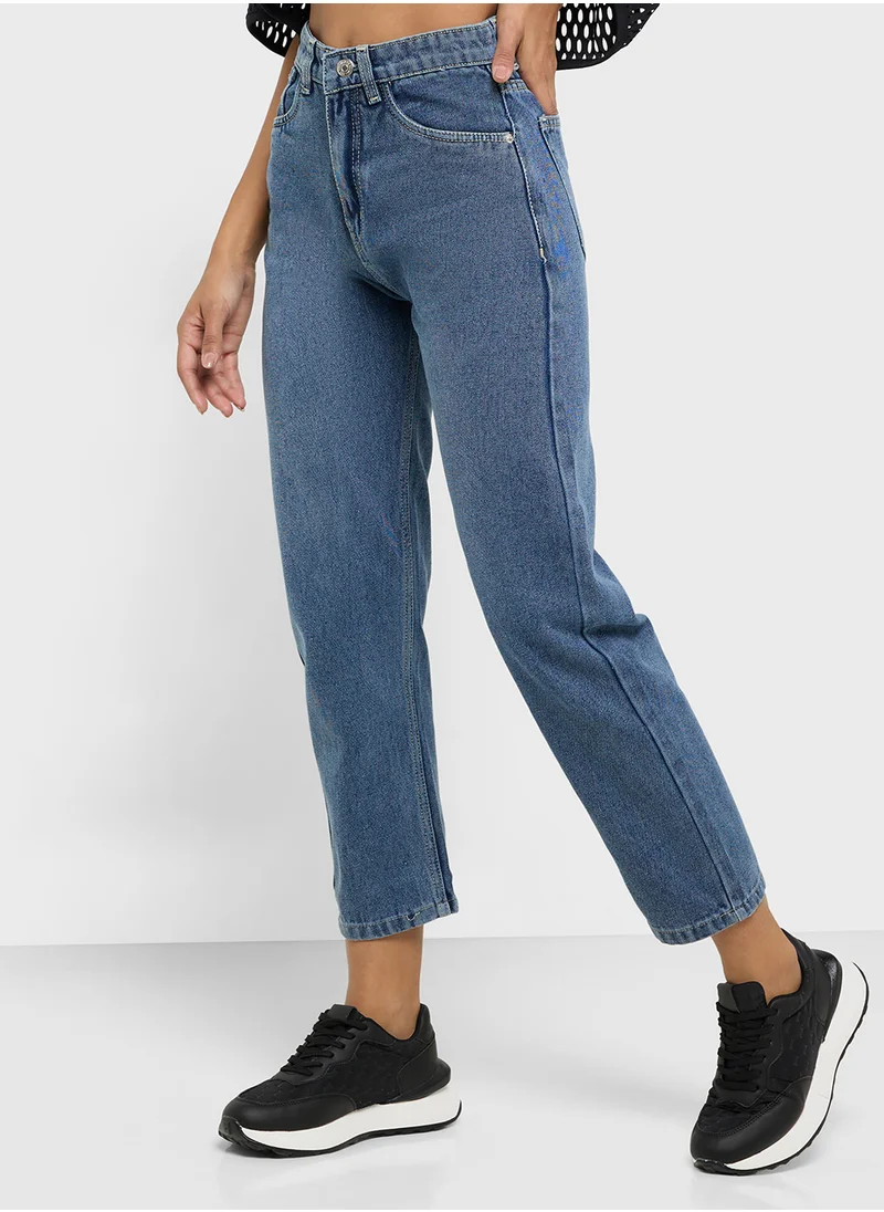 جينجر High Rise Mom Jeans
