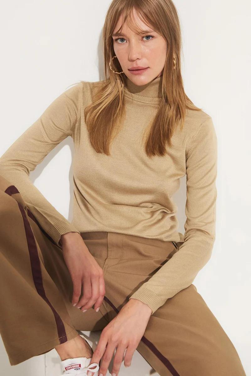 جون Women's Exclusive Viscose Blend Regular Fit Turtleneck Knitwear Sweater