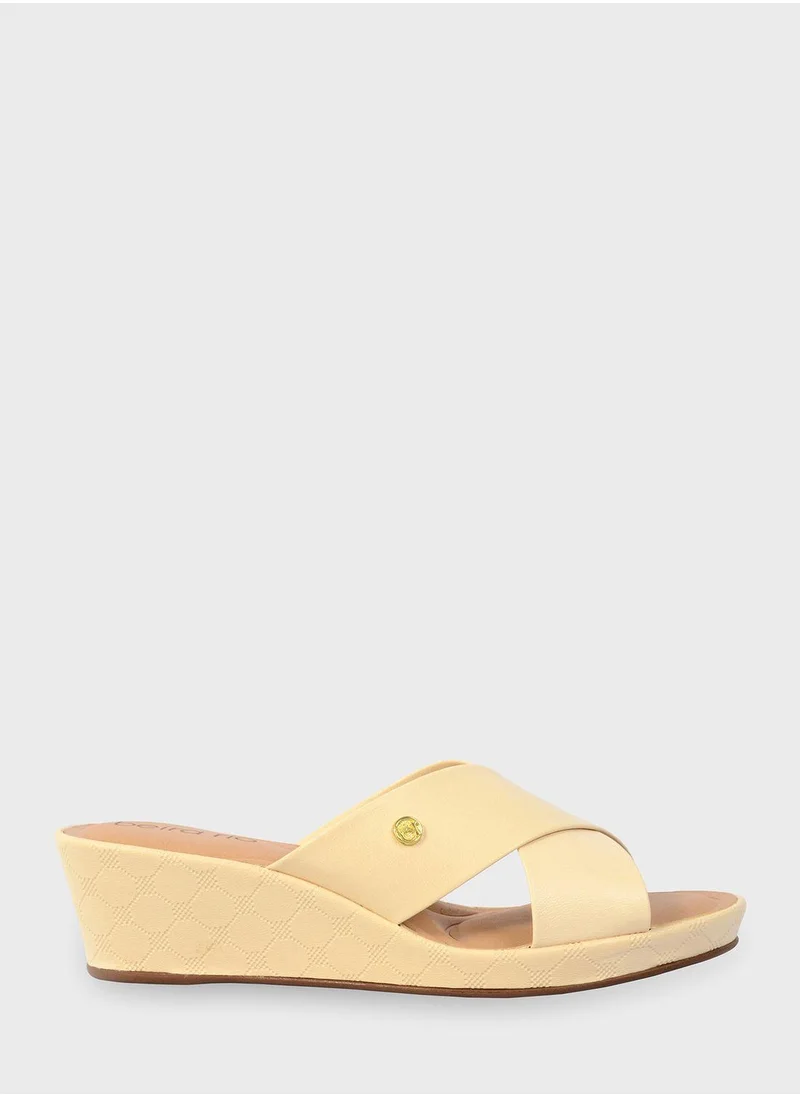 بيرا ريو Auu Corss Strap Flat Sandal