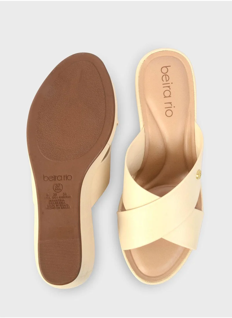 بيرا ريو Auu Corss Strap Flat Sandal