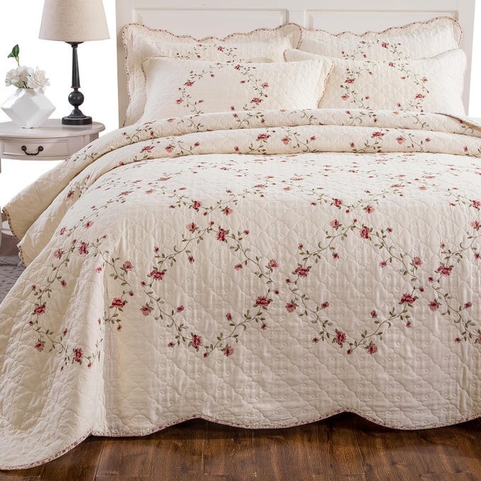 FLORAL EMBROIDERED QUILT SET KING SIZE BEIGE 3 PIECES SOFT 100 COTTON REVERSIBLE QUILTED BEDDING SET ELEGANT EMBROIDERY DECORATIVE BEDSPREADS COVERLET SET WITH 2 PILLOW SHAMS FOR ALLSEASON