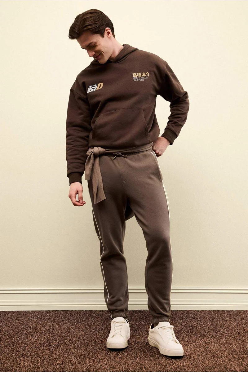 ديفاكتو Boxy Fit Printed Long Sleeve Sweatshirt