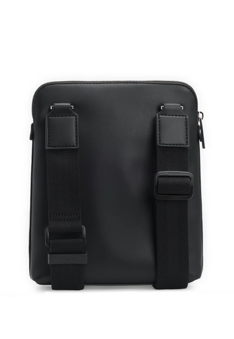 بوس Envelope bag with monogram pattern