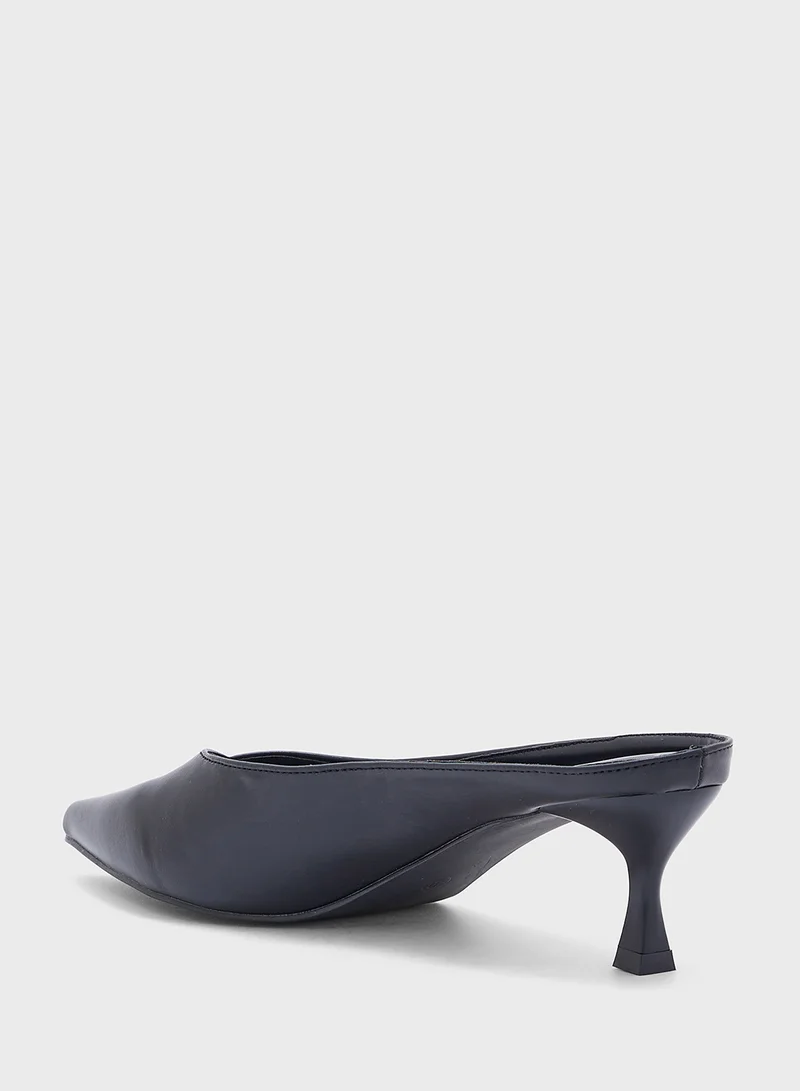 ELLA Pointy Pump