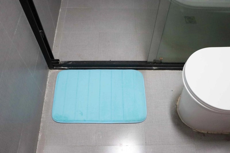 Y&D Luxury Memory Foam Bath Mat - Soft, Absorbent, Quilted, Non-Slip PVC Foam Bathroom Rug - Image 3