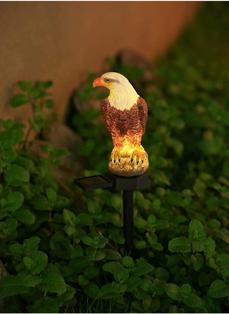 BBstore - Solar powered decorative garden eagle that lights up all night and charges automatically during the day set of 5 - Image 1