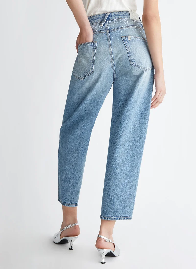 ليو جو بنطال جينز بويفريند مرصع بأحجار الراين