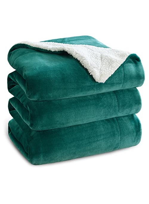 Bedsure Bedsure Sherpa Fleece Blankets King Size for Bed  Thick and Warm Soft Fuzzy Plush King Blanket for Winter Forest Green 108x90 Inches 