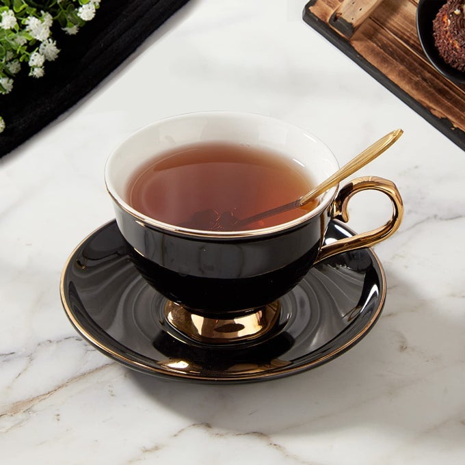 PORCELAIN TEA CUP AND SAUCER SET WITH SPOON LUXURY BLACK BRITISH STYLE MODERN TEA SET WITH GOLDEN TRIM FOR ROOM DECORATION TEA PARTY BLACK