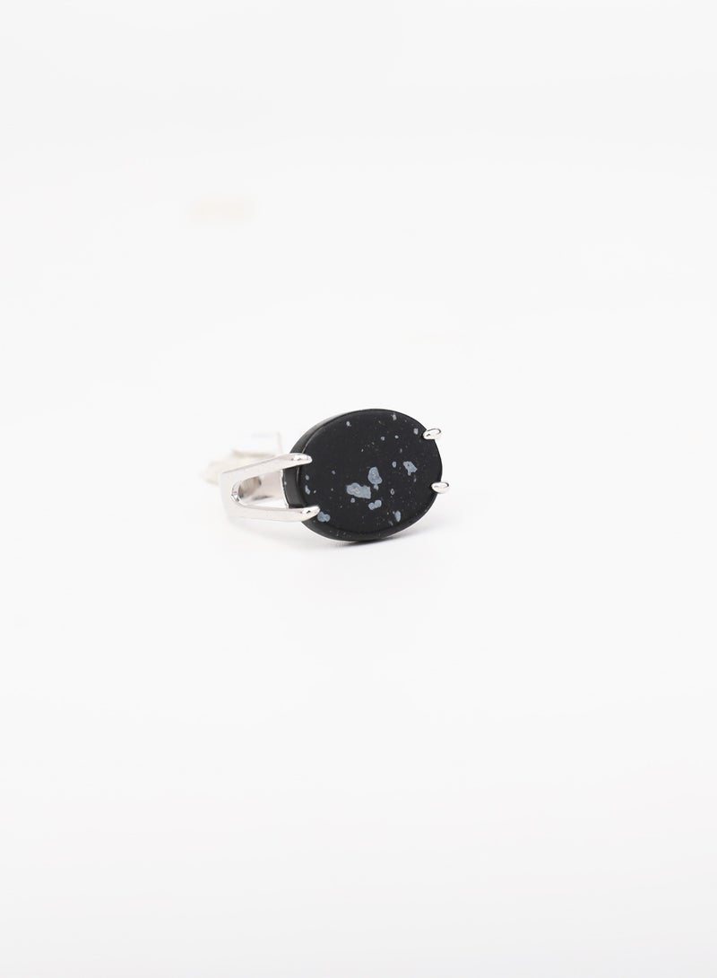 phoneme Shankar ring with a light gray speckled black stone - Image 1