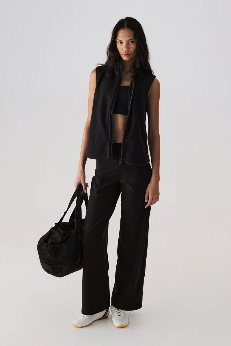 اتش اند ام جيليه رياضي من الفليس بقصّة عادية