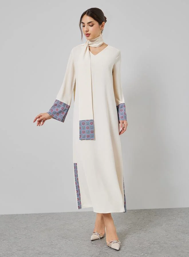 Styli Contrast Trim V Neck Jalabiya With Scarf