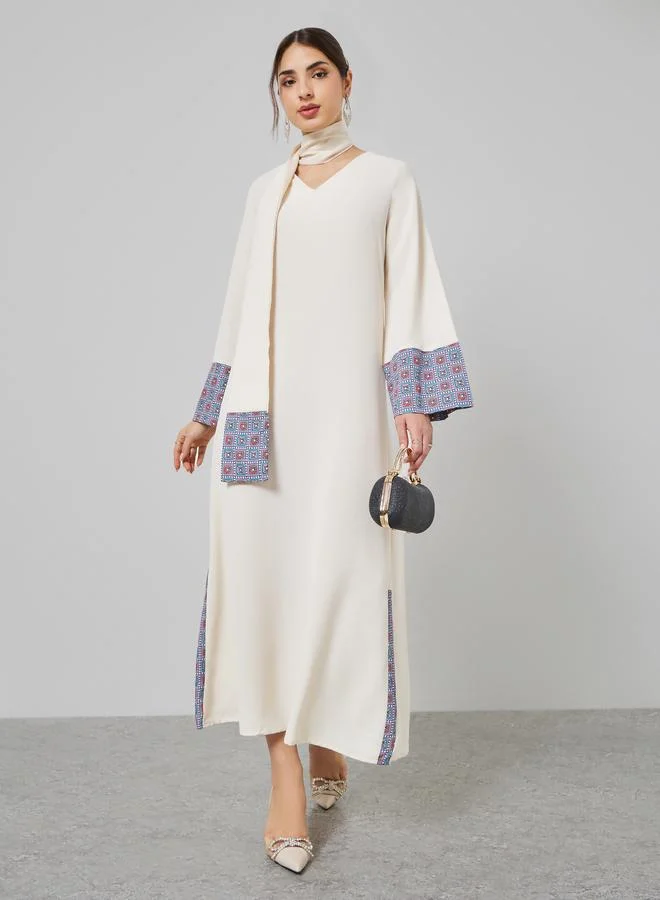 Styli Contrast Trim V Neck Jalabiya With Scarf