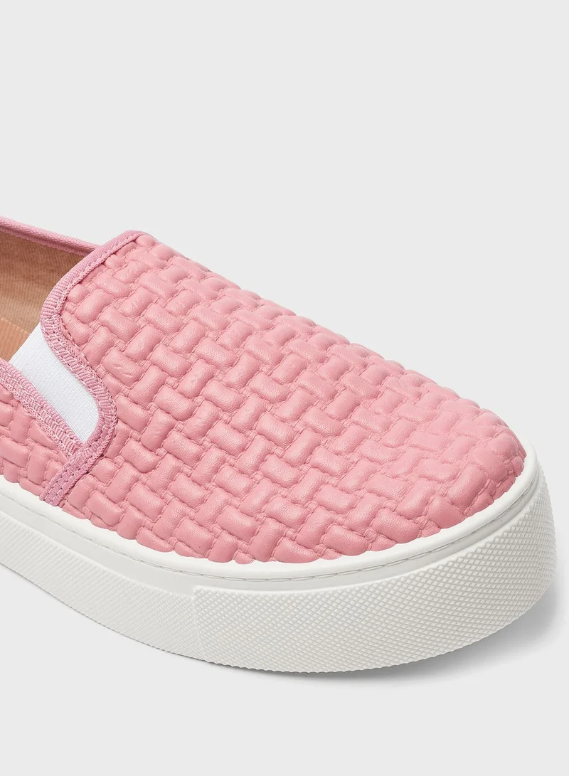 MOLECA Nyra Slip Ons