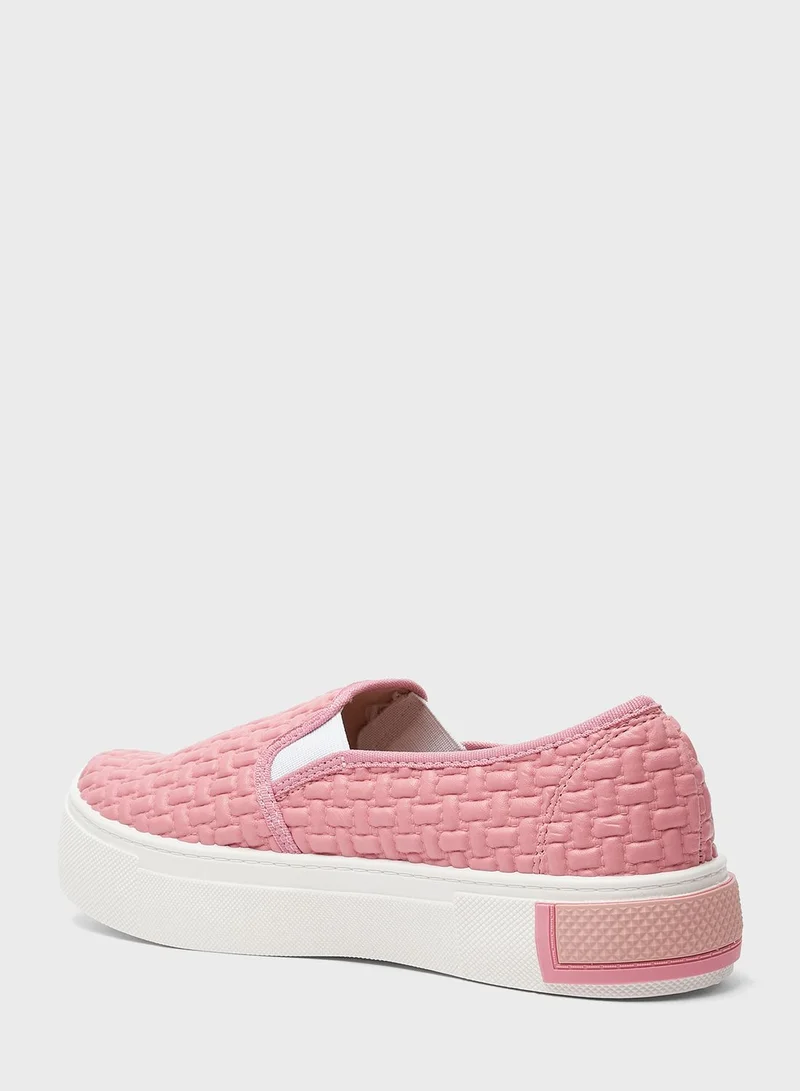 MOLECA Nyra Slip Ons
