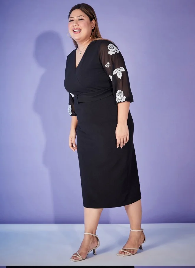 SASSAFRAS Curve Plus Size Black V-Neck Sheath Midi Dress for Women