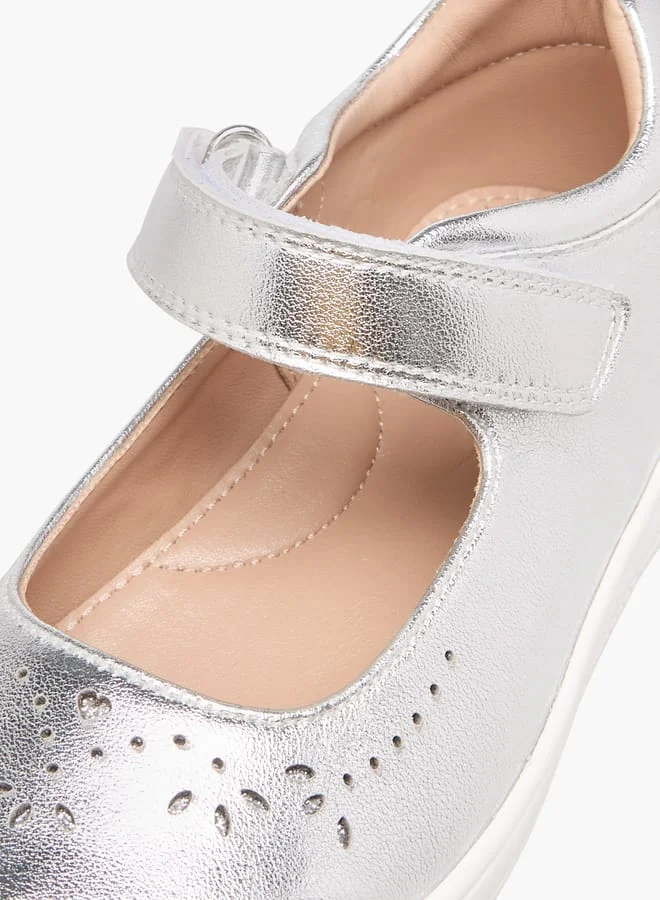 جونيورز Girls Cutwork Detail Mary Jane Shoes with Hook and Loop Closure