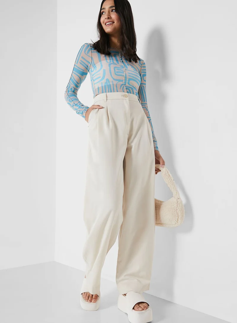 MONKI Round Neck Printed Crop Top