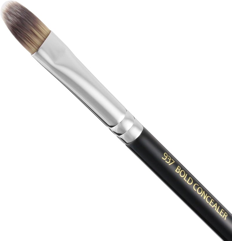 Bdellium Tools Professional Antibacterial Makeup Brush - Maestro Series Concealer Brush - Image 4