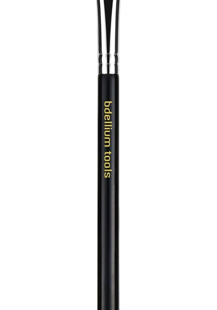 Bdellium Tools Professional Antibacterial Makeup Brush - Maestro Series Concealer Brush - Image 1