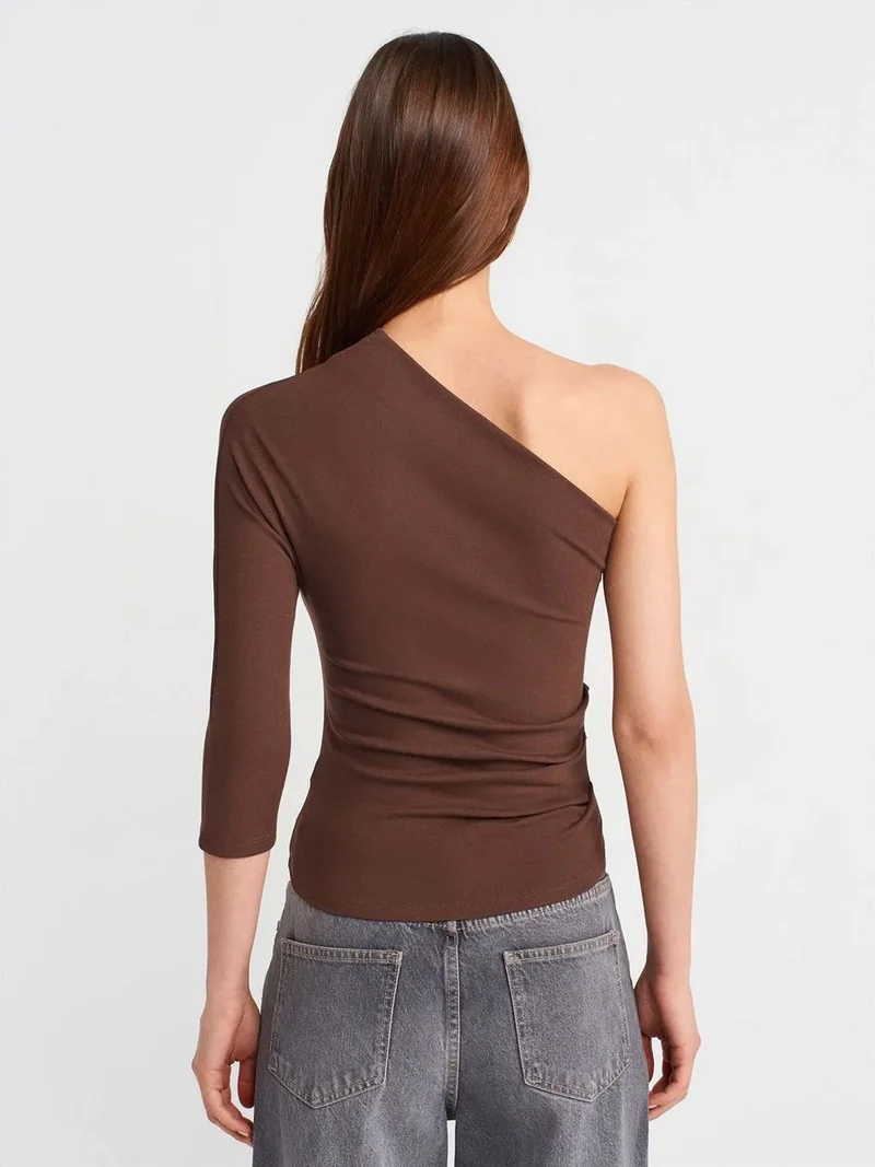 ديلفين DILVIN Off-shoulder Cut-out Slim-fit Blouse