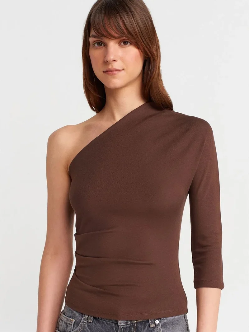 ديلفين DILVIN Off-shoulder Cut-out Slim-fit Blouse