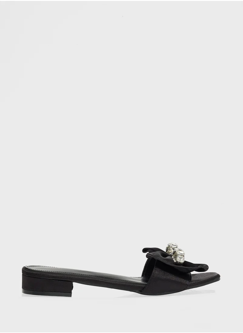 جينجر Flat Sandal With Bow