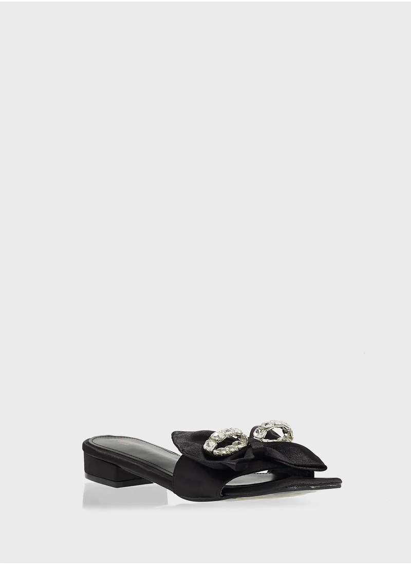 جينجر Flat Sandal With Bow