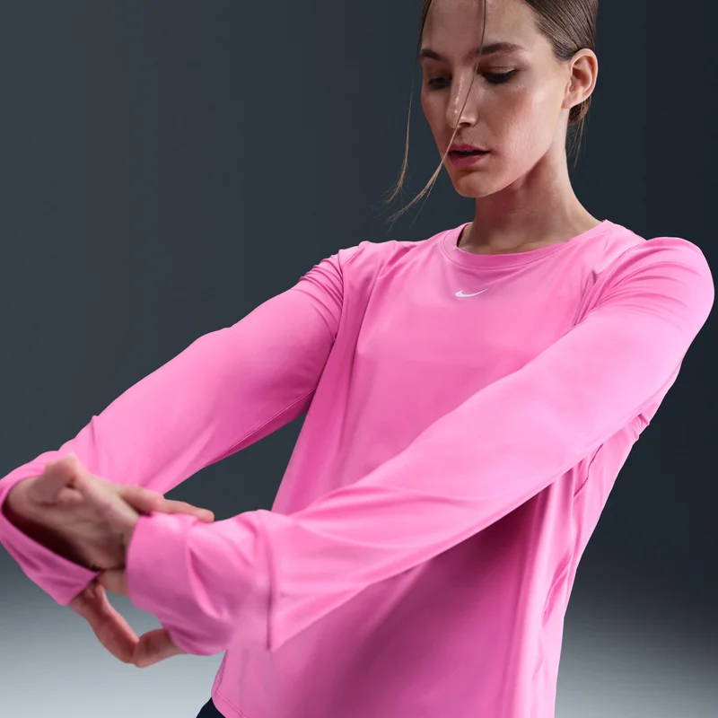 نايكي تيشيرت ون كلاسيك دراي-فت للنساء