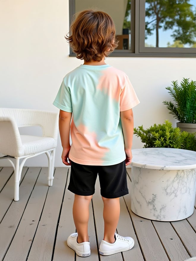 تايك تو طقم تي شيرت وشورت بطبعة أشجار نخيل ملونة من تيك تو كيدز قطعتين - Image 2