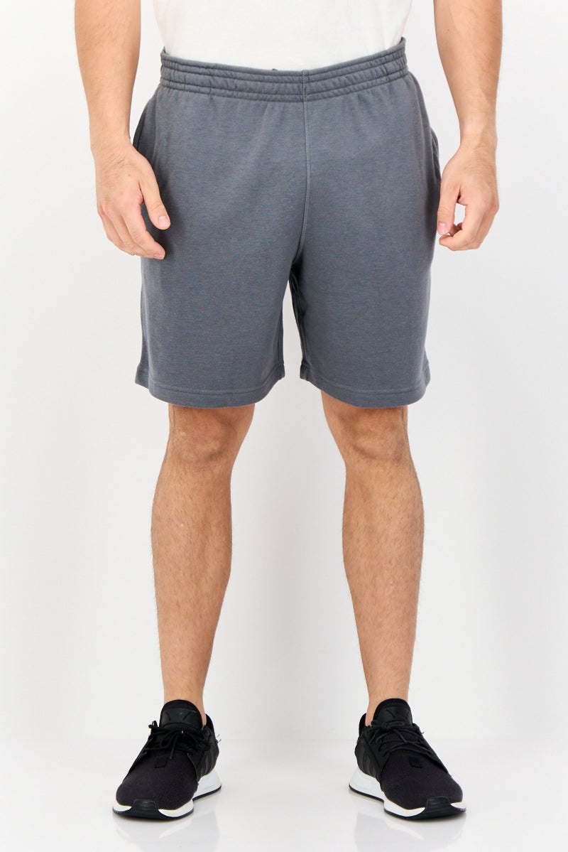 Reebok شورتات تدريب رياضية للرجال بشعار العلامة التجارية، رمادي - Image 1