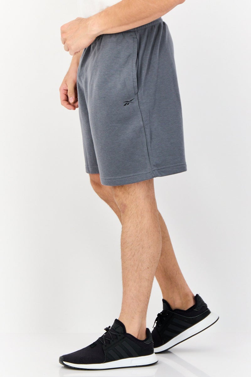 Reebok شورتات تدريب رياضية للرجال بشعار العلامة التجارية، رمادي - Image 4