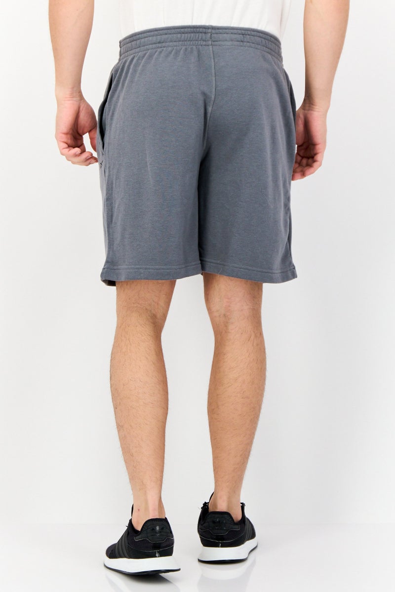 Reebok شورتات تدريب رياضية للرجال بشعار العلامة التجارية، رمادي - Image 2