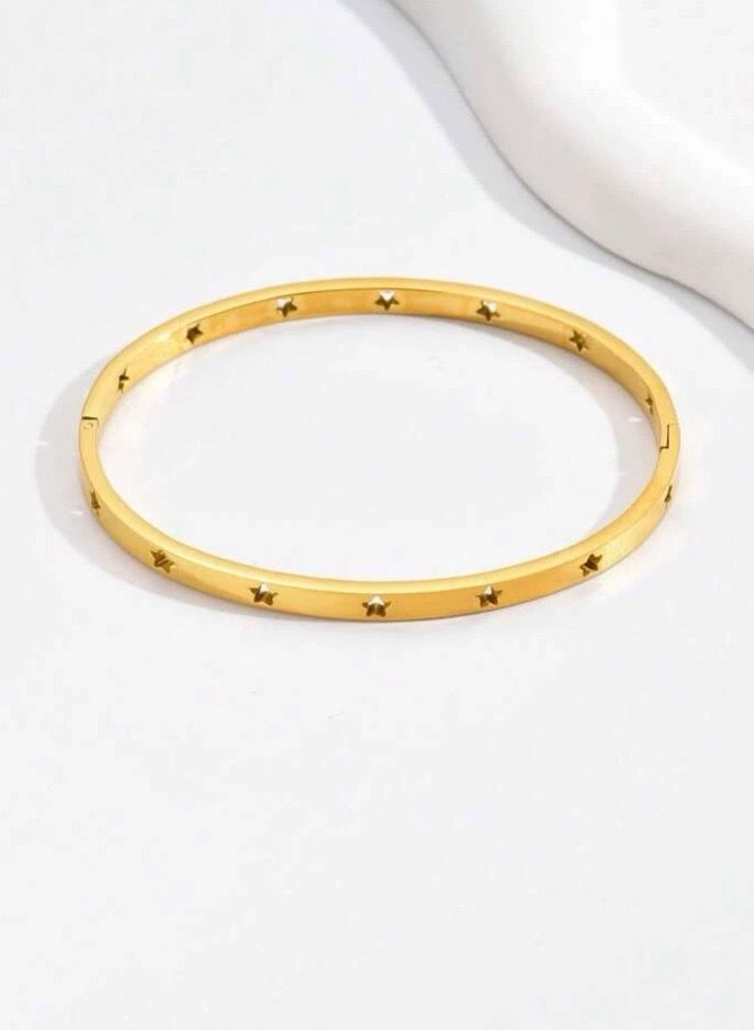sixtyfour Elegant Gold Plated Bracelet For Women - Image 3
