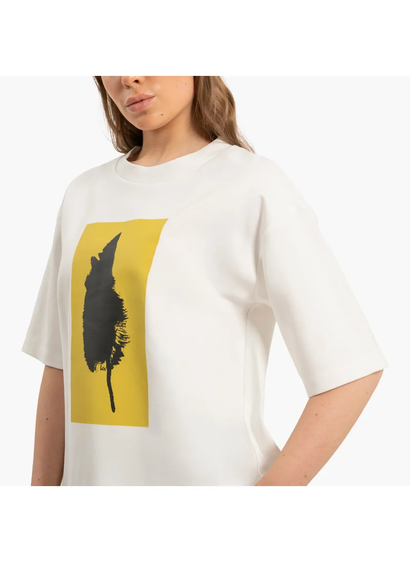 وي كرييت White Feather Print T-shirt by WECRE8